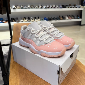 WMNS Air Jordan 11 Retro Low 