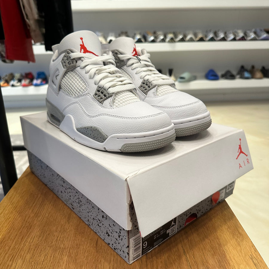 Air Jordan 4 Retro 