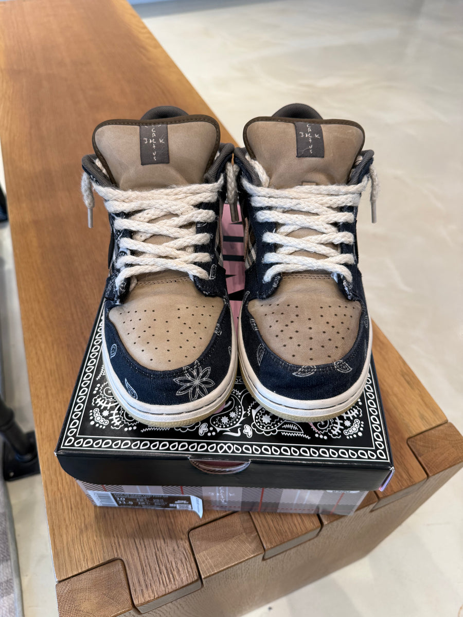 Travis Scott x Nike SB Dunk Low 